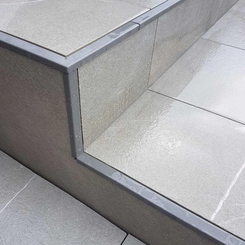 Bordure Aluminium BSJ - Gris Clair - Longueur 2,70 M 3 Bordure Aluminium BSJ - Gris Clair - Longueur 2,70 M